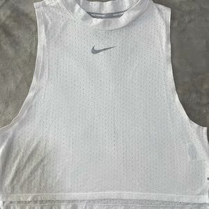 CLOSET CLEAN-OUT!Nike crop top